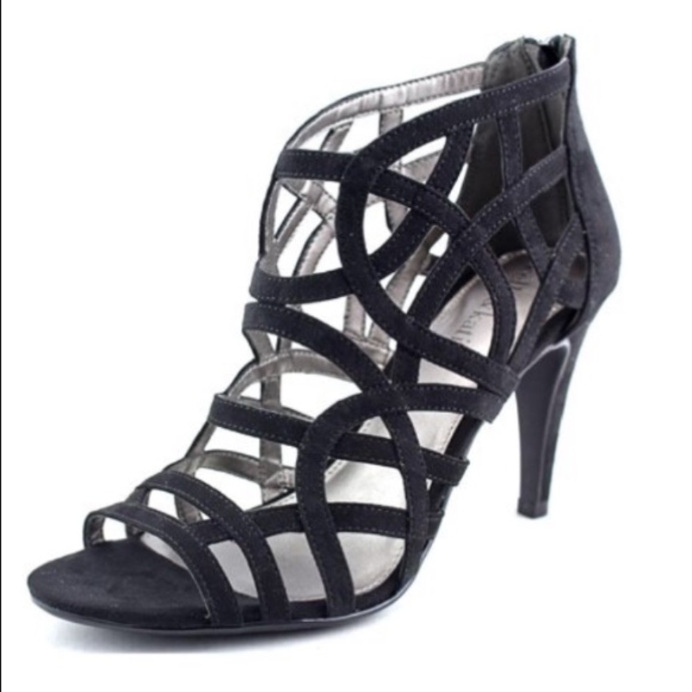 Kelly & Katie “Cassandra” heels